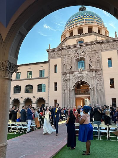 Courtyard-Bride-Groom-533