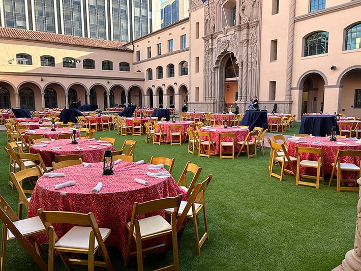 Courtyard-Tablescape2-533